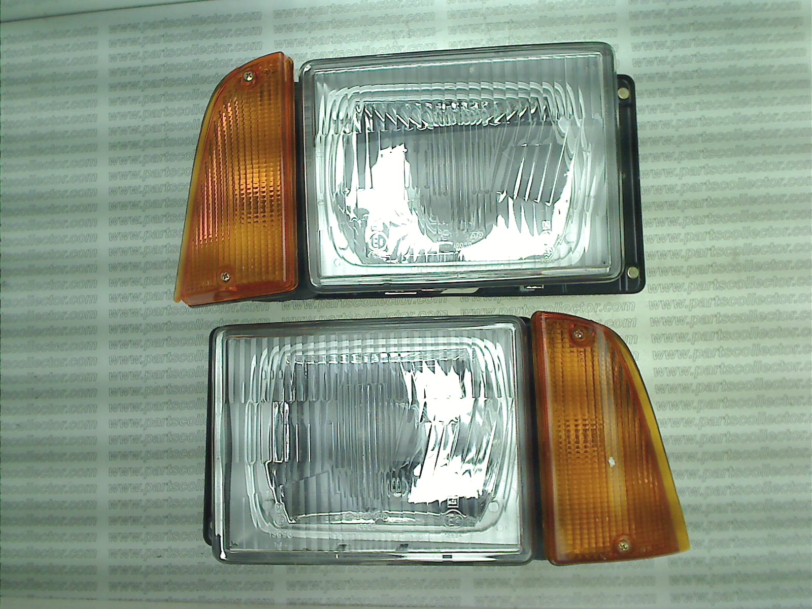 PAIR OF HEADLIGHTS